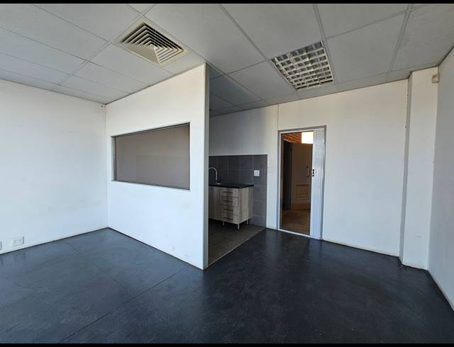 344M² WAREHOUSE TO LET IN LONGLAKE